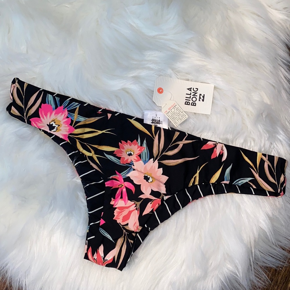 π₯Billabong tri reversible bikini.π₯ - Picture 3 of 7